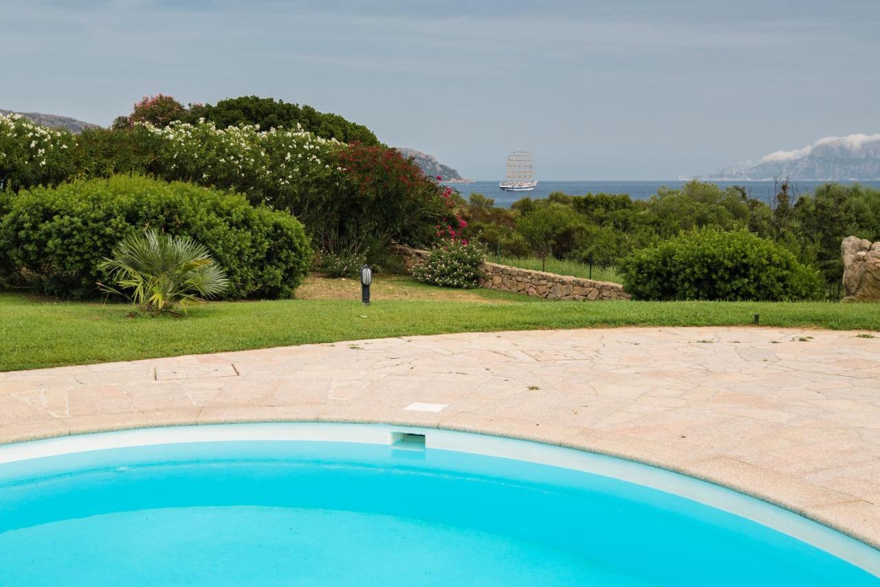 Spiaggia Bianca Pedra Rosa Golfo Aranci Bagian luar foto