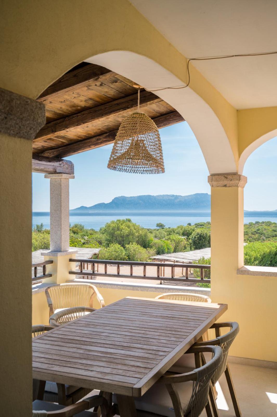 Spiaggia Bianca Pedra Rosa Golfo Aranci Bagian luar foto